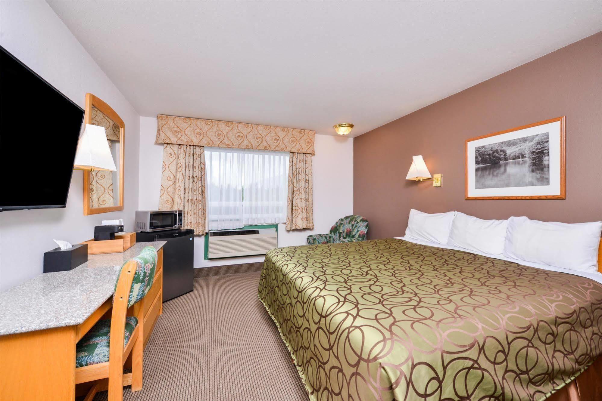 Canadas Best Value Inn Valemount Bagian luar foto